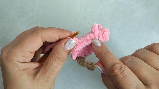 Mini Flamingo Keychain (Beginner Tutorial), Flamingo crochet tutorial, How to Crochet Amigurumi Bir