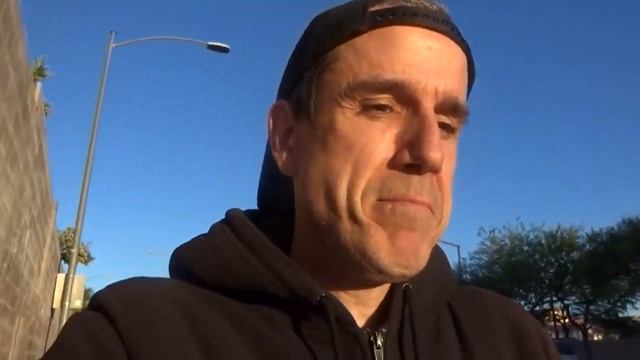 Terry Davis： TempleOS - Terry Davis Walk to Store [04⧸29⧸17] [r4MYdG3PbbA]