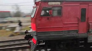 ЭД2Т-0018 заезжает в оборотный тупик на станции Можайск