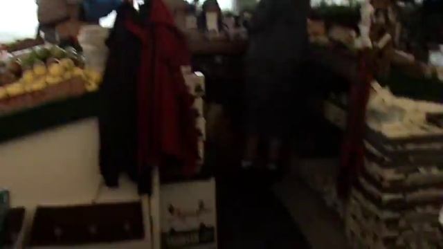 Monteal. Рынок - много продавцов, одна касса. смотреть онлайн