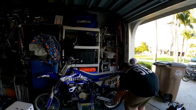 putting in the new sprocket on the yz85
