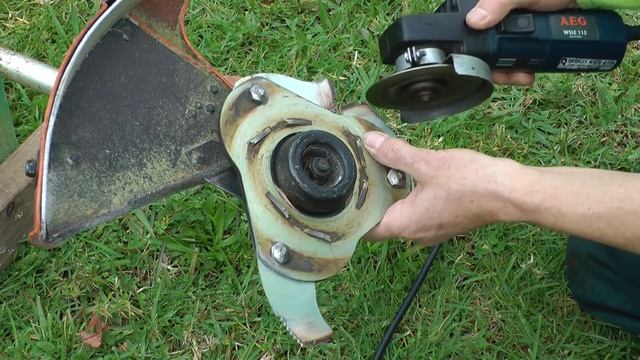 How To Sharpen Damaged teeth Of A BrushDestructor Blade While On The BrushCutter смотреть онлайн
