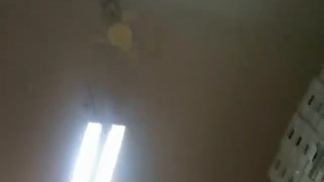 2012 video Video tour of ceiling fans and air-conditioning at a dry cleaners