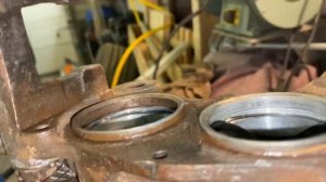 TLC 159 разбираюсь с заклинившим поршнем суппорта