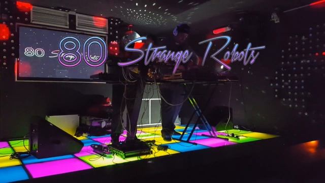 80 Strange Robots - LIVE - KIS Á