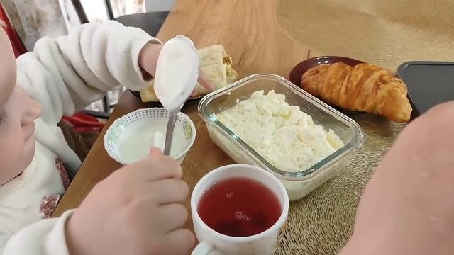 С УТРА В САДИК/НАВЕЛИ ПОРЯДОК В КАМОДЕ/ПОМОЩНИКИ ПОМОГАЮТ. смотреть онлайн