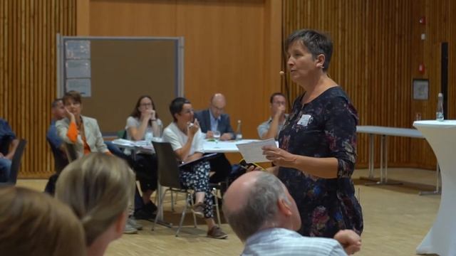 Lahr: 'Engagement begeistert' смотреть онлайн