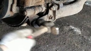 Плавающий сайлентблок замена не снимая детали с автомобиля сделали самодельный съёмник удобно