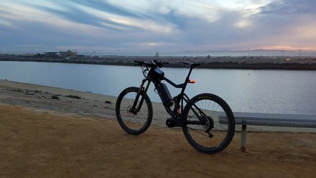 KHS 7500 with BBSHD 2500 watt motor by Luna Cycle смотреть онлайн