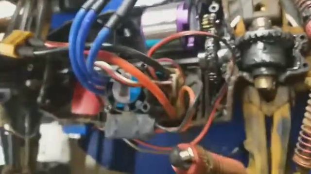 Xinlehong 9136 Upgrade Brushless ESKY 2216 3900KV смотреть онлайн