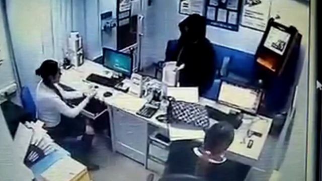 Нападение на микрофинансовую организацию в Ижевске смотреть онлайн