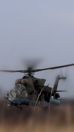 🇷🇺Экипаж ударного вертолёта Ми-35М на боевом
🎧Хор Сретенского монастыря - Когда мы были на войне