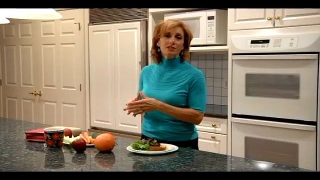 Lynne Brick's Fit Tip #82 - The Real Secrets to Prevent Holiday Weight Gain смотреть онлайн