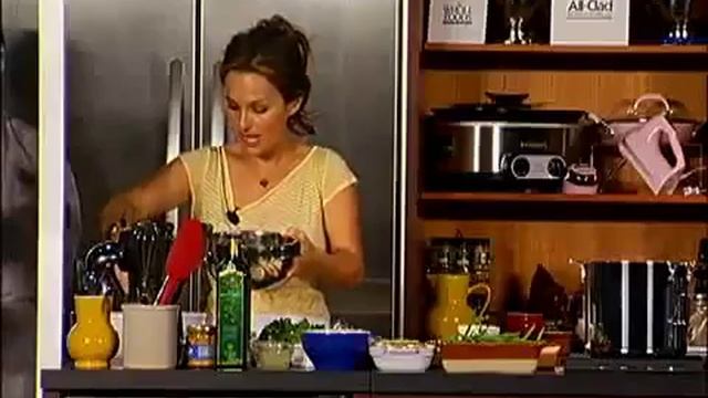 CelebChefCooking - Tuna Orzo Salad - Giada De Laurentiis смотреть онлайн