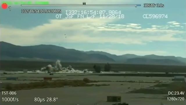 F-35 PavewayIV 5 release & hitting the moving target смотреть онлайн