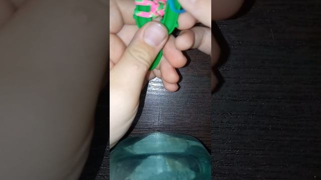 Как сплести червячка на рогатке без станка "dasha kotnk" смотреть онлайн