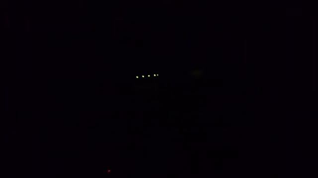 5 тарелок НЛО приземлись в Киеве. смотреть онлайн