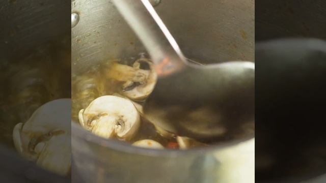 How to cook Tom Yum Goong (prawn) soup recipe | THAIKHUN Thai Street Food смотреть онлайн