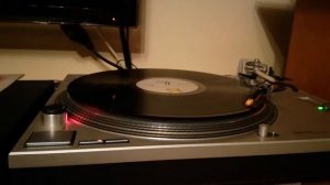 NAD Hibrid Digital DAC Amplifier C 388 - Phono Technics SL 1200 MK2