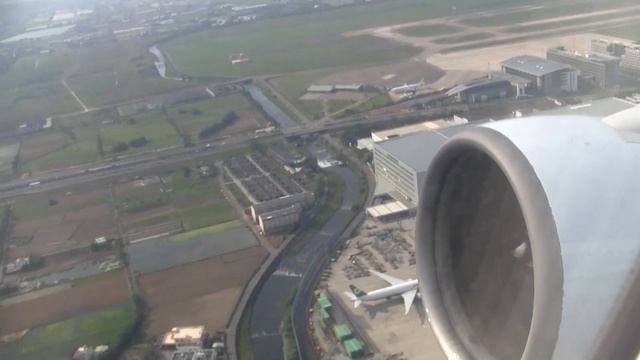 Cathay Pacific Boeing 777-300 Take off at Taipei Taoyuan Airport Runway 24 B-HNF смотреть онлайн