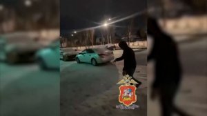 Полицией установлены юноши, повредившие таксофон, уличный рупор и машину в подмосковном Дмитрове