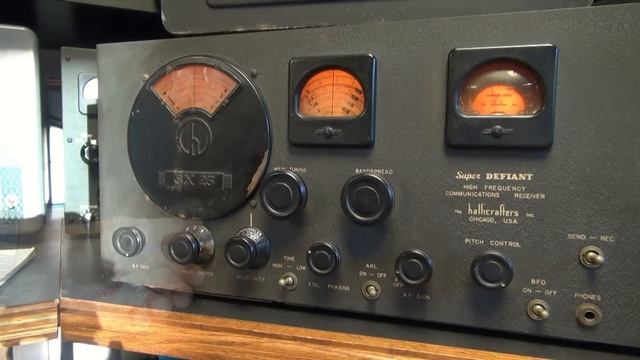 Vintage Hallicrafters SX-25 Super Defiant Shortwave Tube Receiver Radio Demo