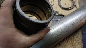 как разобрать крановый аутригер???