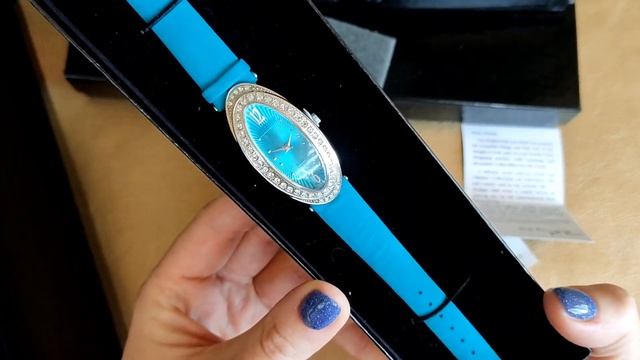 22. Лот с часами JOAN RIVERS со всеми плюсами и минусами смотреть онлайн