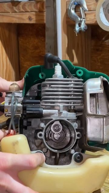 Inside of a 2 stroke engine! Small engine repair #shorts #tools #engine смотреть онлайн