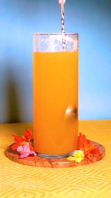 Recipe: Pineapple Prosecco Punch смотреть онлайн