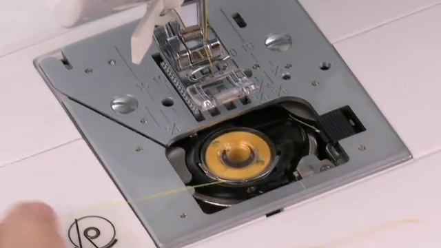 SINGER® CONFIDENCE QUILTER™ 7469Q Sewing Machine Top Drop-In Bobbin смотреть онлайн