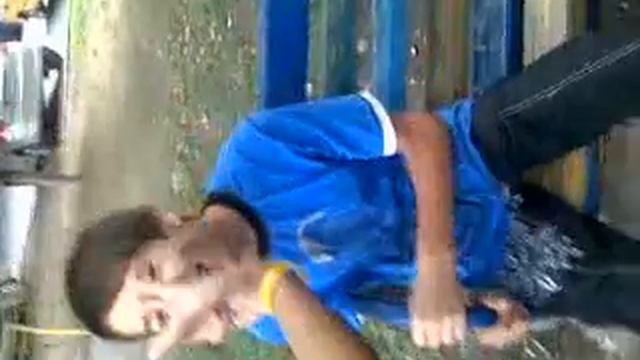 Бухой малой в Мариуполе.mp4 смотреть онлайн