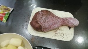 Запечённая голень индейки с картошкой.