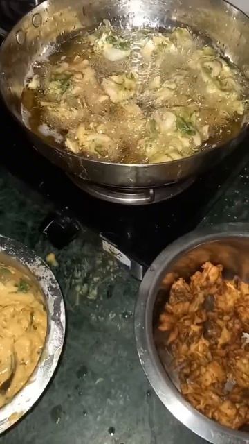aaj khaane me bhajiye , suran ki sabzi , pulao hai #holi #special #soyummy