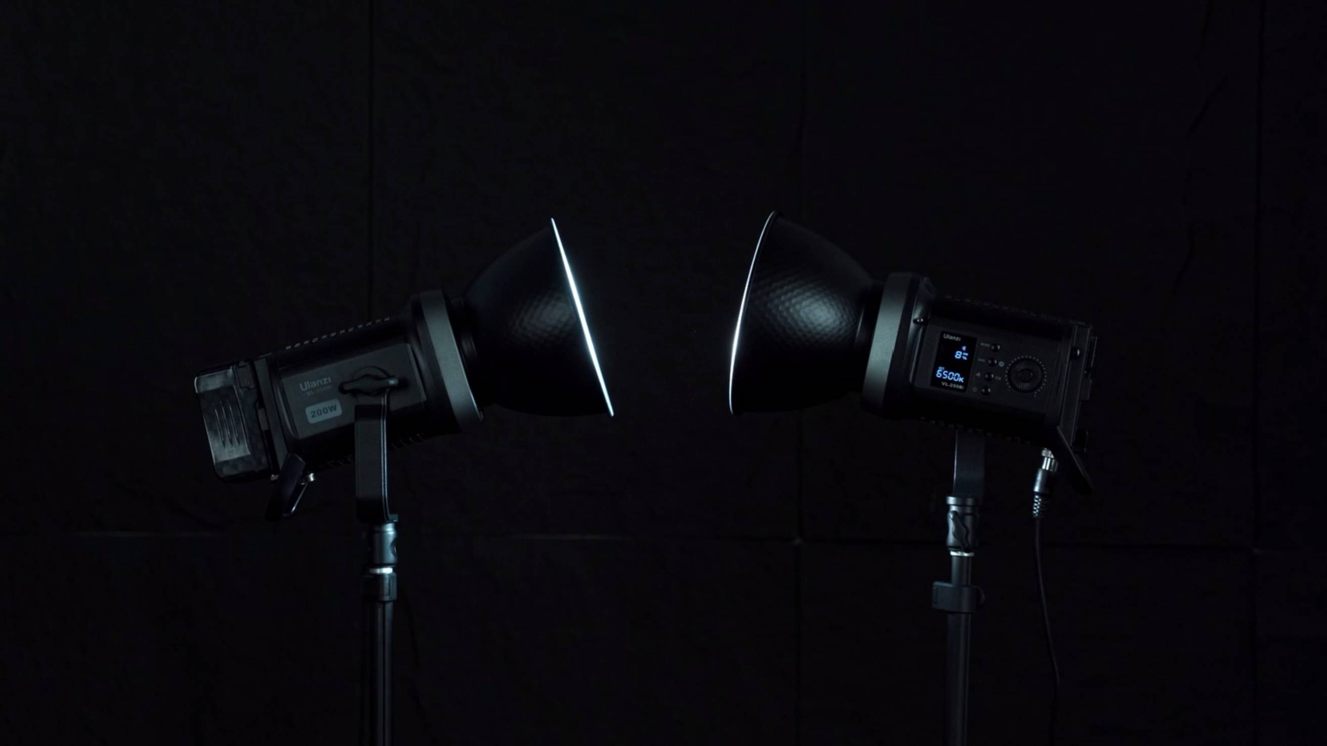 Осветитель Ulanzi VL200Bi