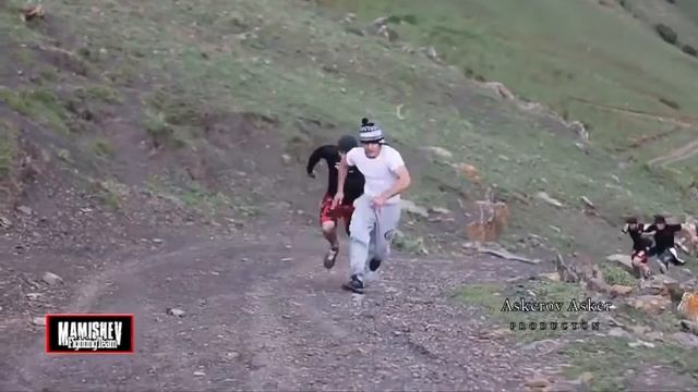 Как занимается Хабиб Нурмагомедов утром спортом смотреть онлайн