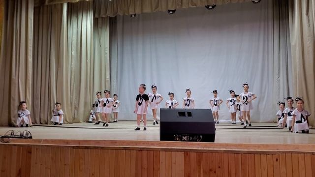 Ансамбль Каприз (г. Брянск). Озорные нотки.