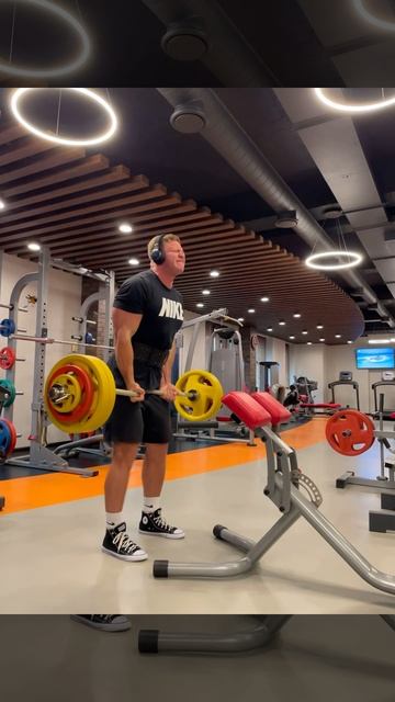 Подъем на бицепс ! Вес штанги 90 кг смотреть онлайн