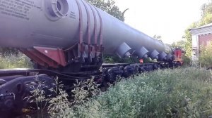 Вывоз 16-ти осного транспортера с Криогенмаша тепловозами ЧМЭ2-211 и 442