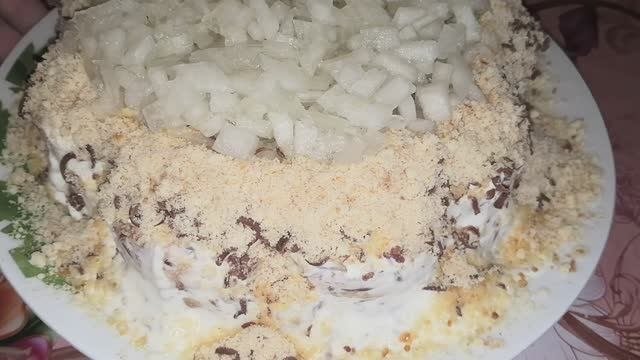 Торт "Снежная королева",
сногсшибательная вкуснота,все всегда ждут,когда же принесут поскорее чай.