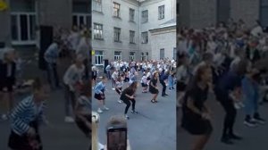 1 сентября..22 школа..флешмоб