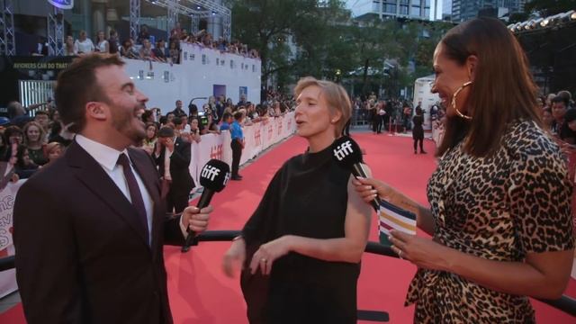OUTLAW KING Live from the Red Carpet Presented by Hudson’s Bay | TIFF 2018 смотреть онлайн