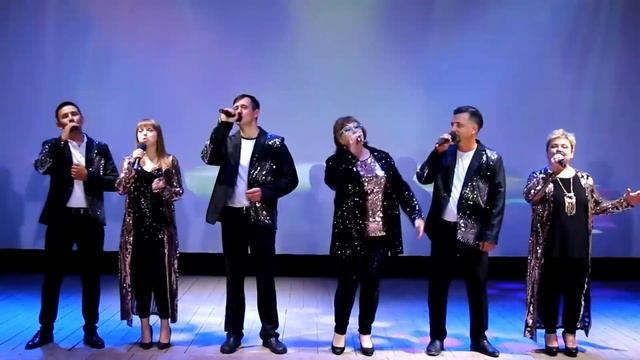 1. «Следуя за мечтой» 2. «Включите свет»3. «Мы единое целое» 4. «Эхо любви» смотреть онлайн