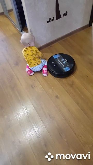 Ребенок и робот пылесос смотреть онлайн