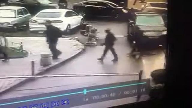 Попала под колеса