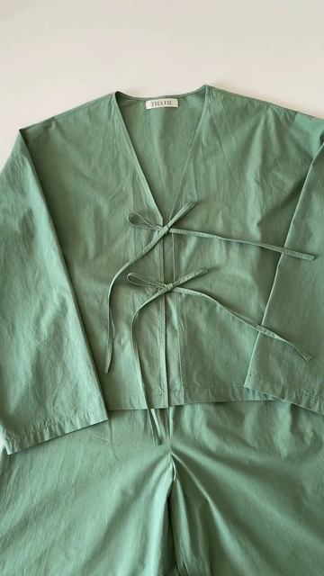 Костюм доступен к заказу по ссылке в шапке профиля инст @bythatie 🤍 #одежда смотреть онлайн