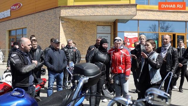 Девушки устроили пробег на байках в честь День мотоциклистки в Хабаровске