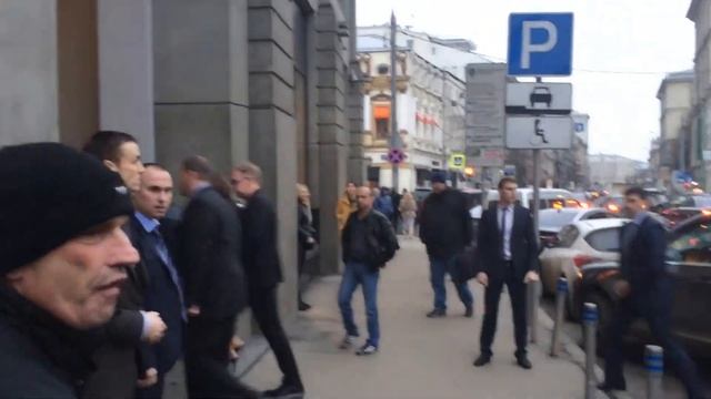 Depeche Mode прибывают на аукцион Hublot. Пока без Дэйва) смотреть онлайн