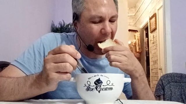 ASMR ИТИНГ. КУШАЮ ОКРОШКУ НА КВАСЕ смотреть онлайн