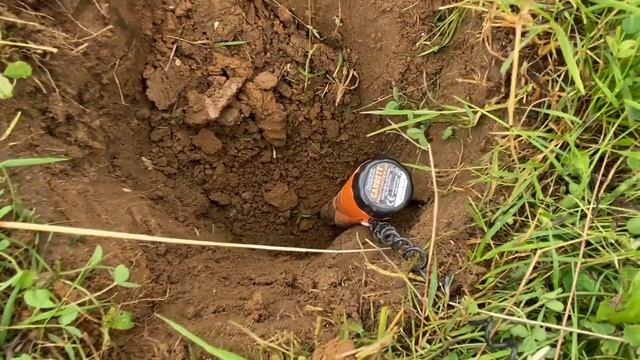 I Found A Tudor Hammered Coin With the Equinox 800, Metal Detecting U.K. смотреть онлайн